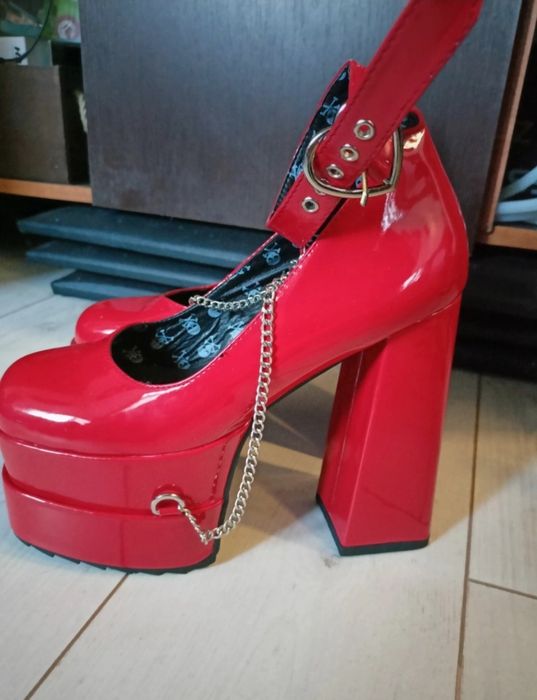 Buty na koturnie czerwone Lamoda rozmiar 38