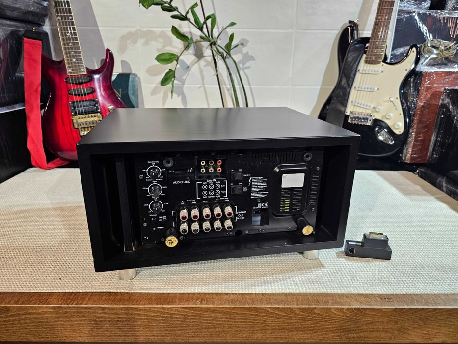 Hi-End Сабвуфер Loewe Subwoofer 525 з вбудованим 6-канальним підсилювачем