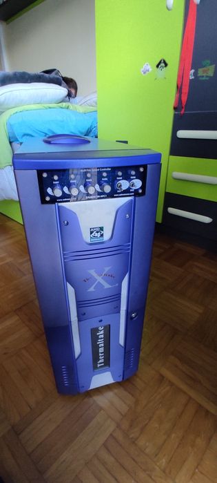 Torre watercooling + monitor