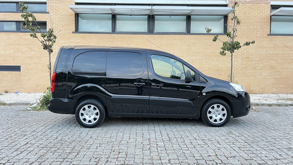 Peugeot Partner 1.6 hdi /  3 lugares / Caixa longa