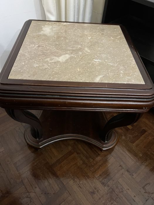 Mesa de centro com pedra marmore