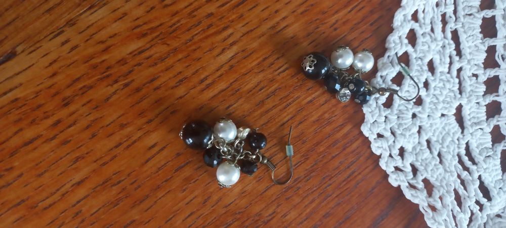 Kolczyki wiszące granat i biel