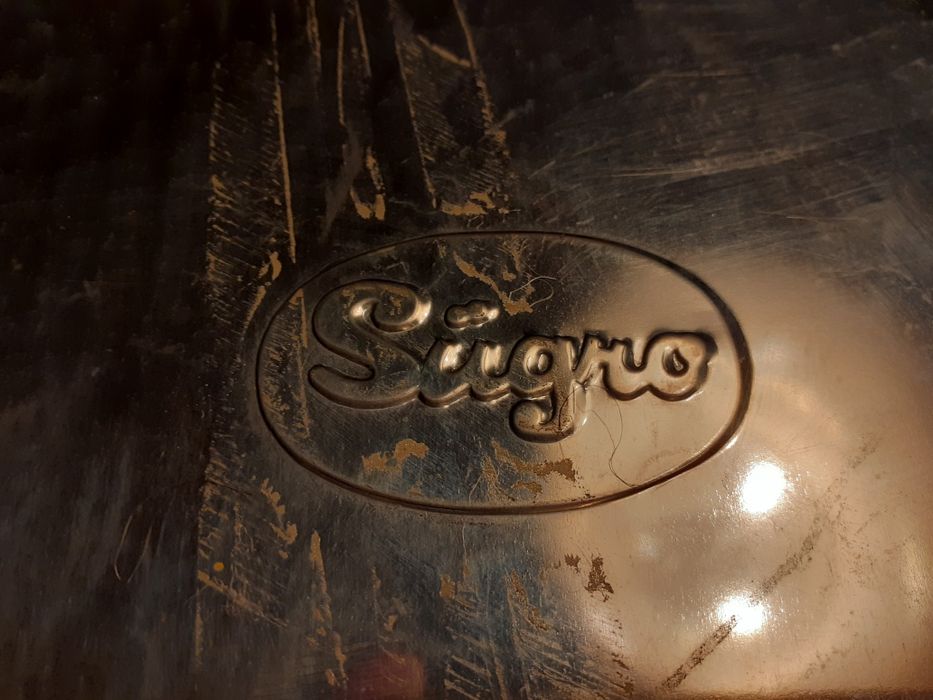 Caixa / Lata de coleção