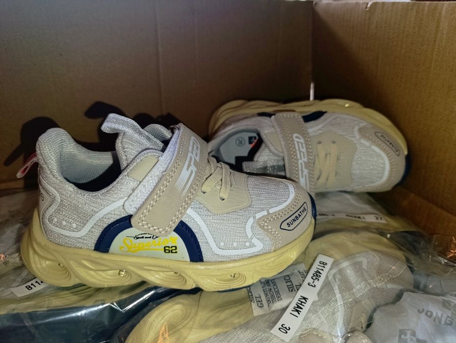 Дитячі кросівки, що світяться при ходьбі (LED), розміри 26–31 кроссовк