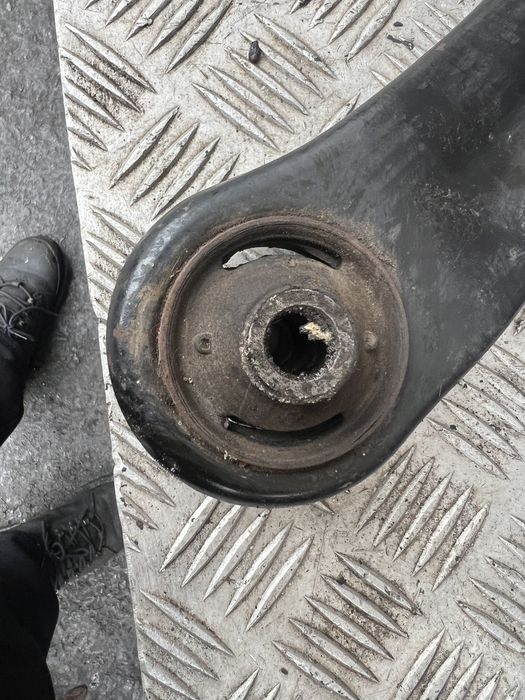 Рычаг Митсубиси кольт 08 mitsubishi colt