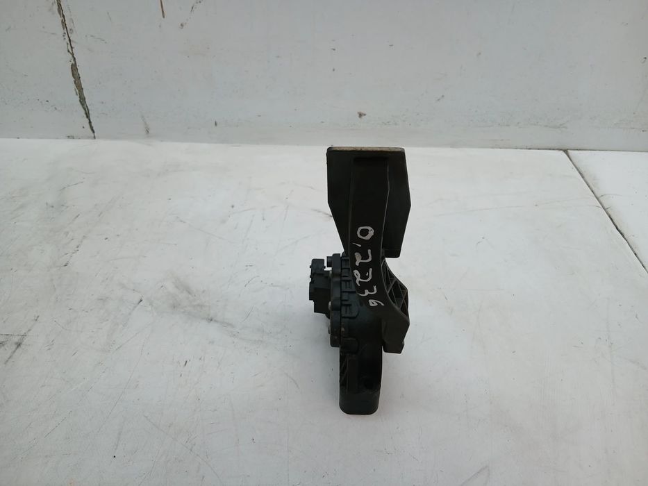 Pedal do acelerador OPEL Astra H Caravan (L35)