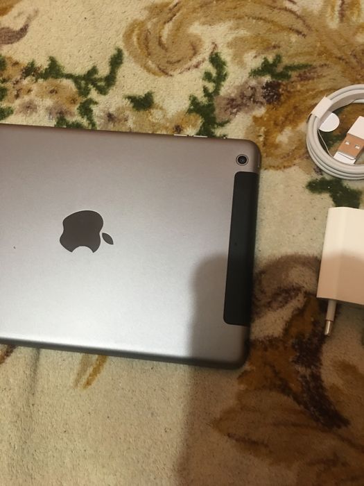 Ipad 7.9 дюймів Ідеальний стан з підтримкою сім карти