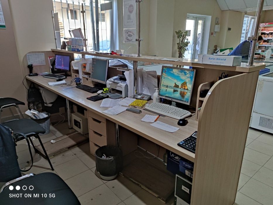 Продам Стол Ресепшин офисный