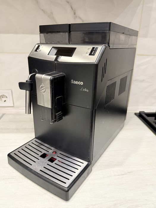 Кавомашина автоматична Saeco Lirika
