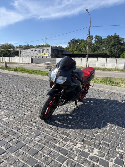 Yamaha YZF 750 R