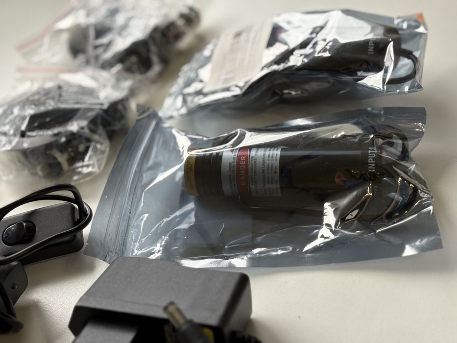 Moduły laserowe 12V z zasilaczami [914]