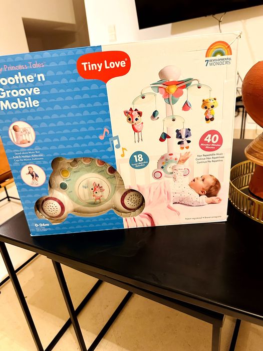 Móbile musical para berço de bebé