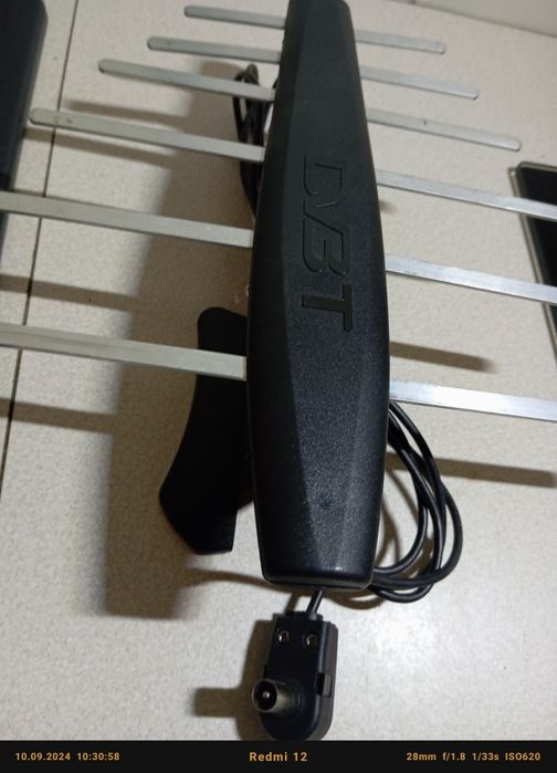 Antena pokojowa, wzmacniacz