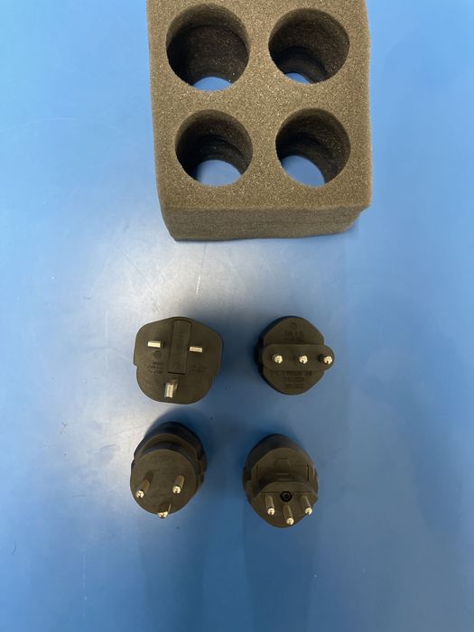 Adaptadores multi-país com capacidade de 16A