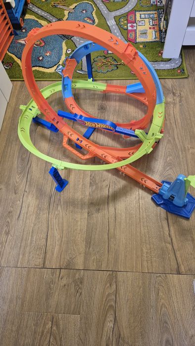 Трек Hot Wheels шалені горки