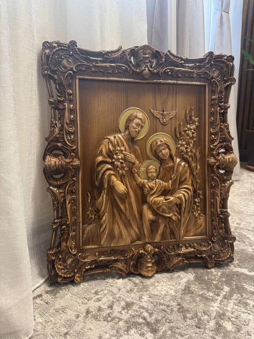 Ікона з дерева Свята родина