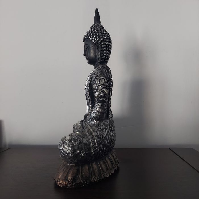 Budda Figurka z Żywicy