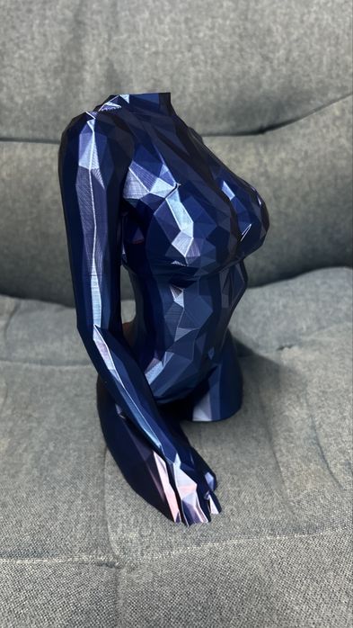 Busto de senhora multicor