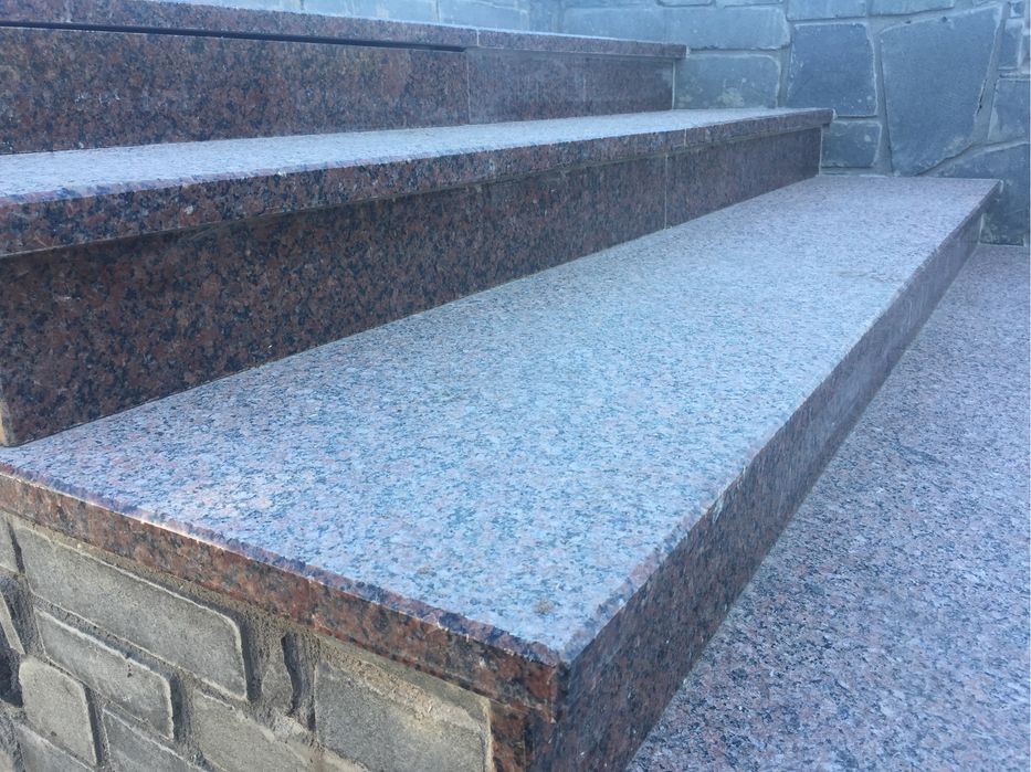 Гранитные ступени