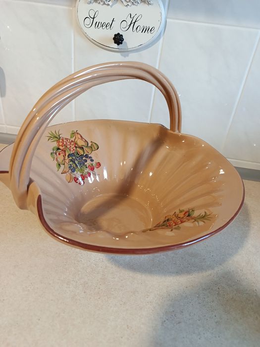 Wielki ceramiczny kosz