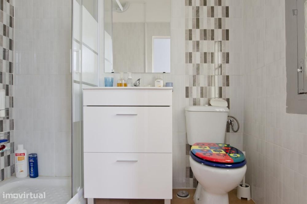 Quarto - localizado em Alcântara Lisbon