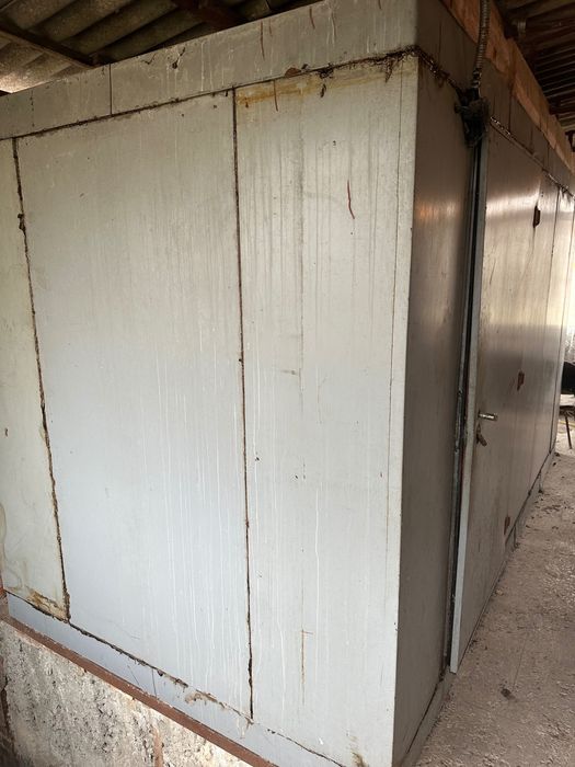 Холодильник промисловий