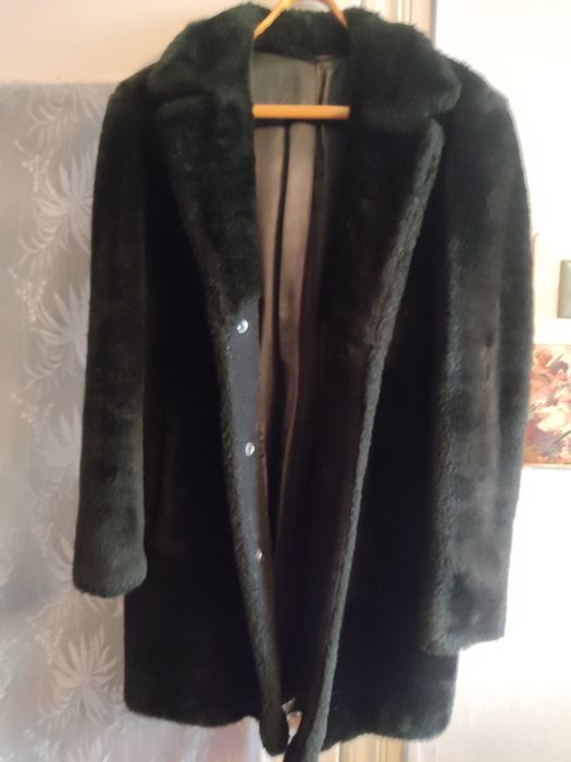 Чоловічий напівшубок