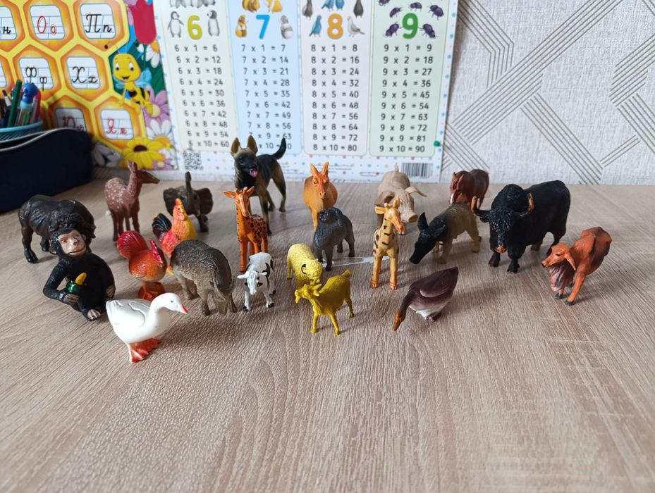 Дитячі іграшкові звірятка