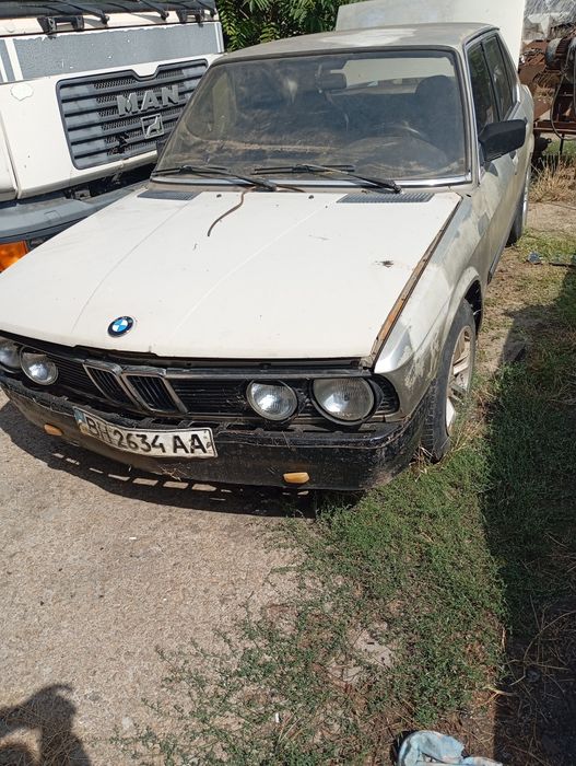 продам авто BMW e28