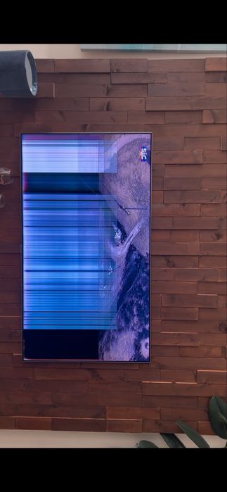 Samsung QLED 55" QE55Q7FN (Para Peças / Ecrã com Linhas)