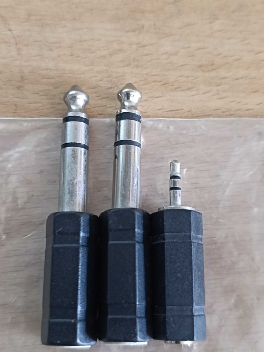 3 Jacks audio in good condition64585473012865122