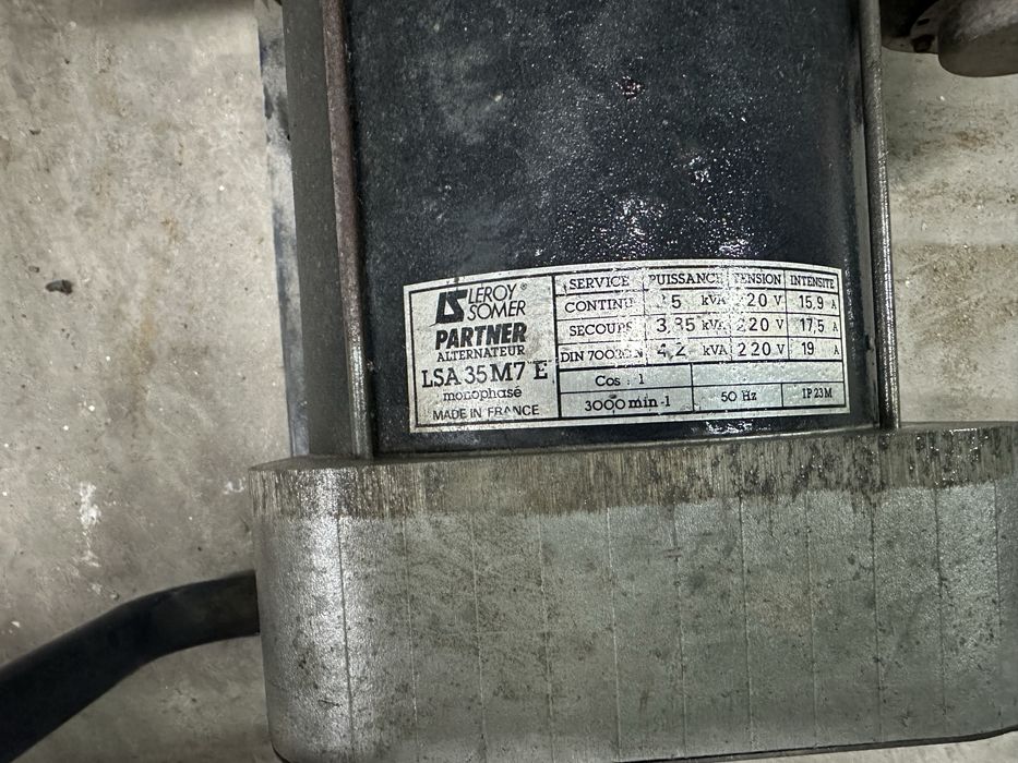 Gerador  a Gasolina 4T. 3500w -16A