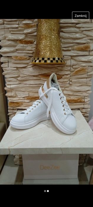 Sportowe adidasy białe