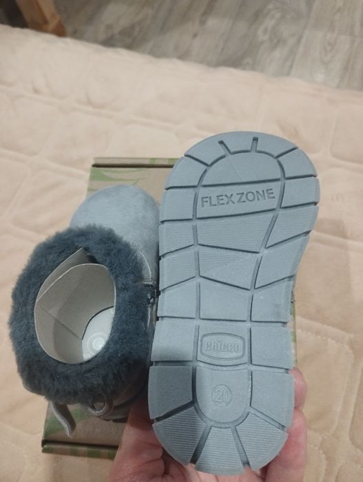 Продам демісезонне дитяче взуття Chicco Fiorella , 20 розмір.