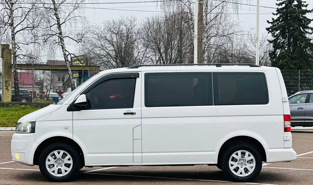 Volkswagen T5, 2.0 дизель, пасажир 9
Надійний та економний автомобіль.