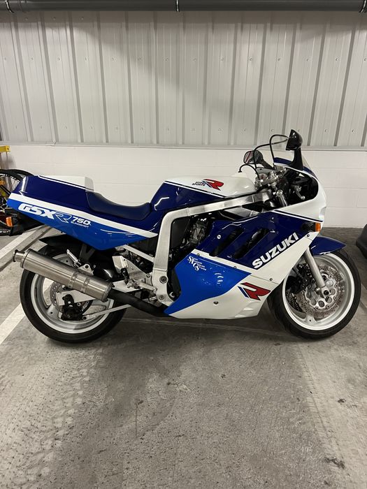 Suzuki gszr 750 slingshot
