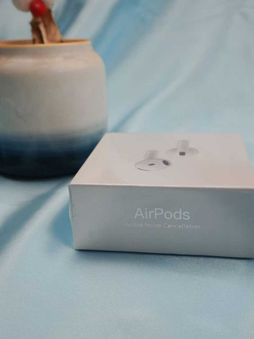 Nowe Apple AirPods 4 z aktywną redukcją szumów