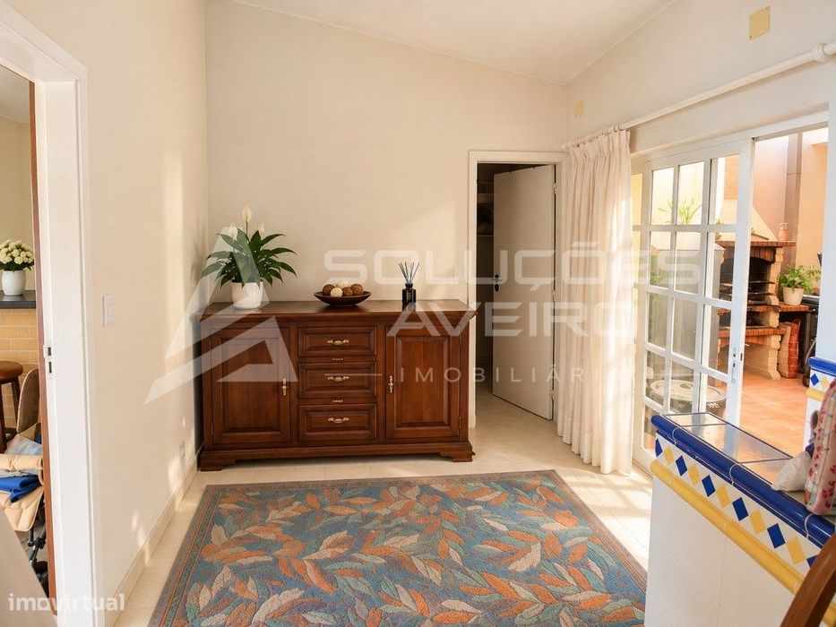 Moradia T4+1 | Piscina Coberta | Ginásio | Dois Lotes Urbanos | Cen...