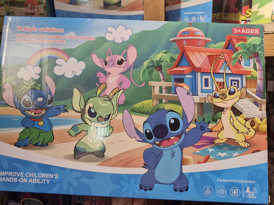 Будиночок Стіч,Лабубу зі світлом, 2 фігурки героїв,меблі,ігровий набір