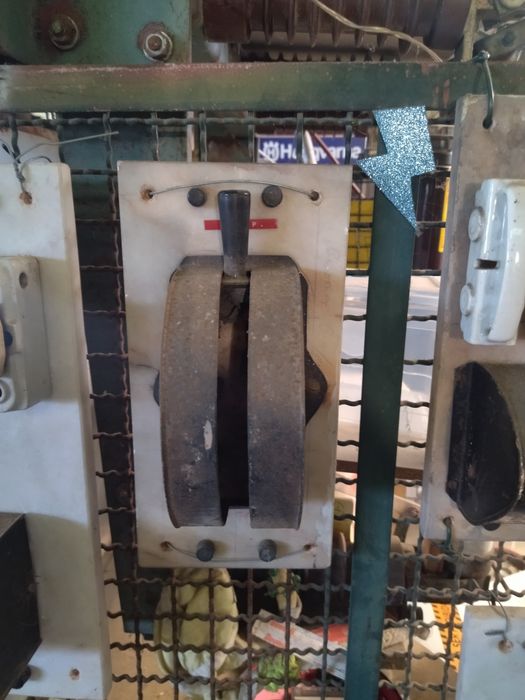 Quadros electricos antigos em cerâmica