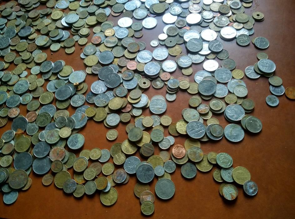 moedas de várias nacionalidades