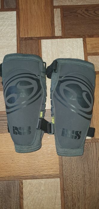 Вело мото наколенники ,Carve EVO+