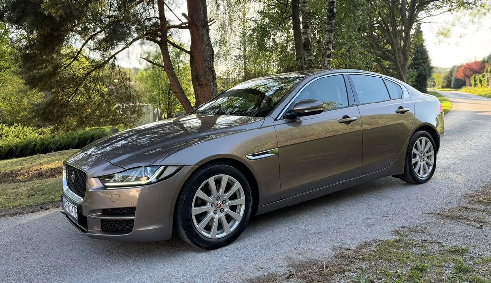 Jaguar XE