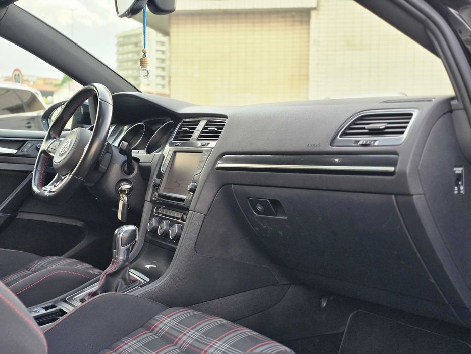 VOLKSWAGEN GOLF 7 GTI 2.0TSI 230CV PERFORMANCE "DSG" "FULL EXTRAS"