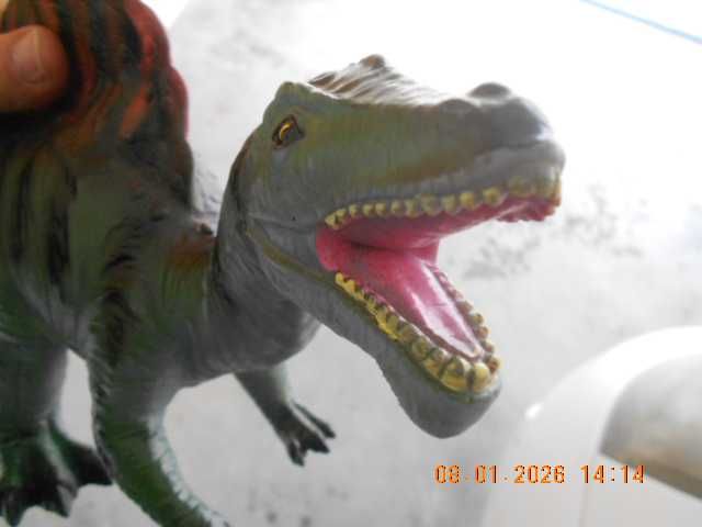 dinossauro borracha de qualidade ATENÇÃO LER O ANUNCIO E VER AS FOTOS