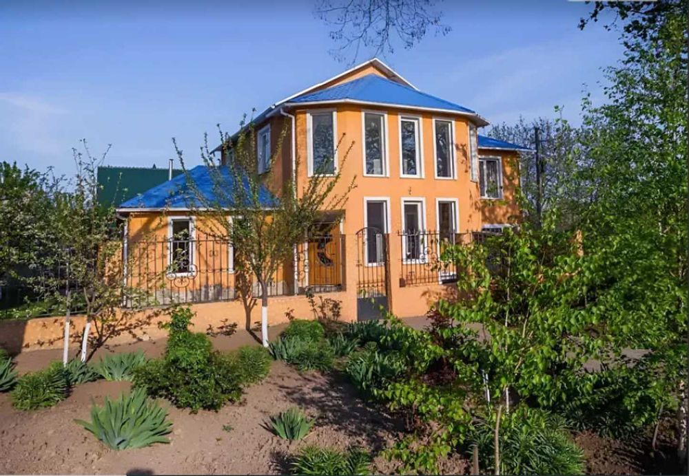 Красивый добротный дом в Малой Долине!