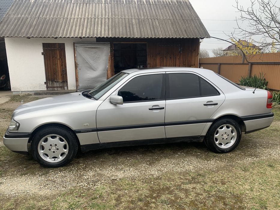 Mercedes-Benz C200 96го року