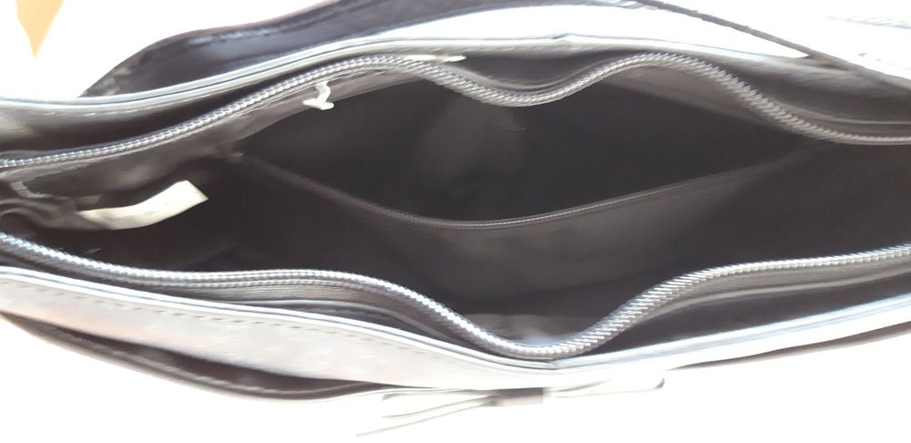 Mala czarna torebka ze skóry