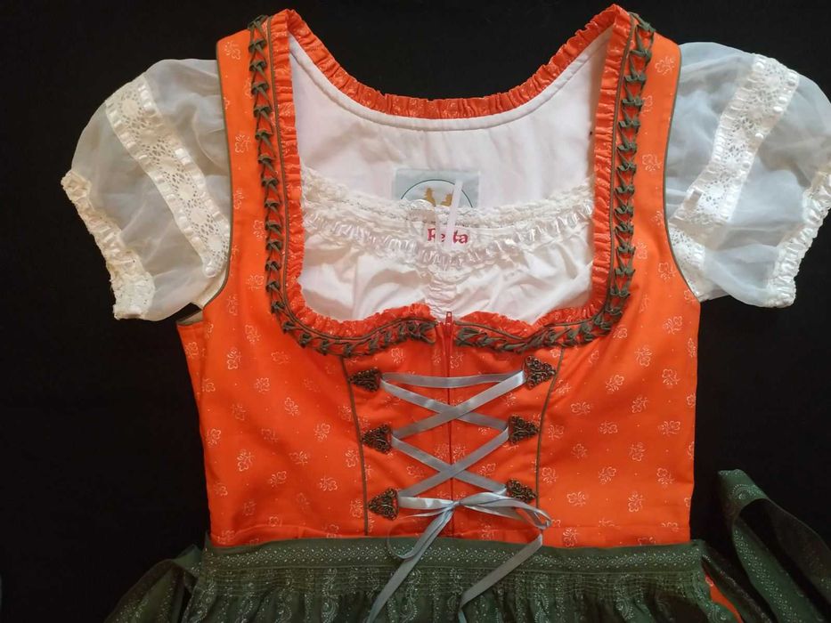 Карнавальньное платье австрийской девушки Октоберфест,
размер 44 L/xl