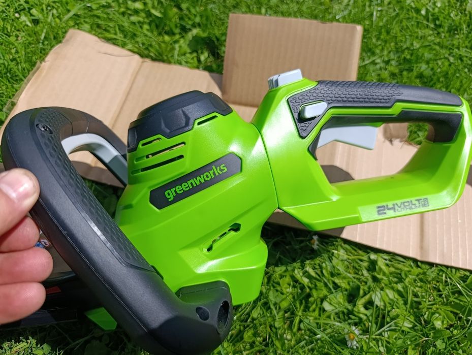 Greenworks GD24HT61 Nożyce do żywopłotu 24V + ładowarka